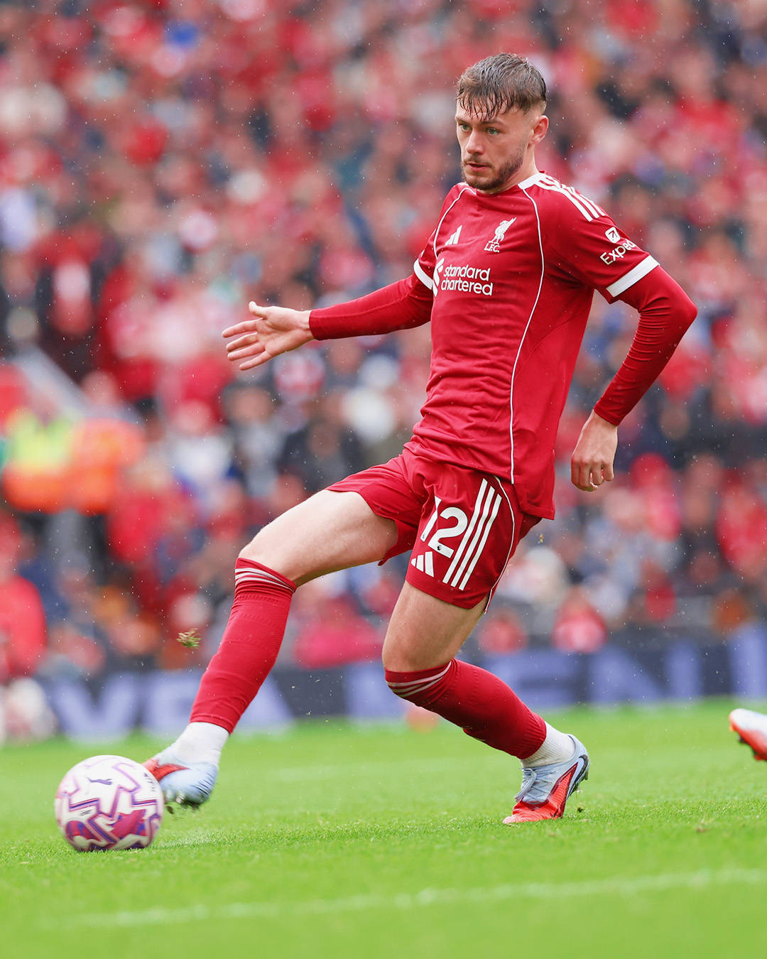 利物浦再次压制对手，继续领先